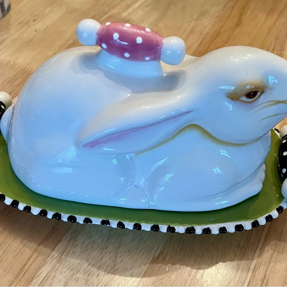 Mackenzie-Child’s lookalike?  Ceramic Bunny Butter/Cheese Dish - Picture 4 of 7
